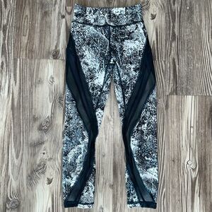 Lululemon Never Still Crop *21" Wildwood White Multi / Nocturnal Teal